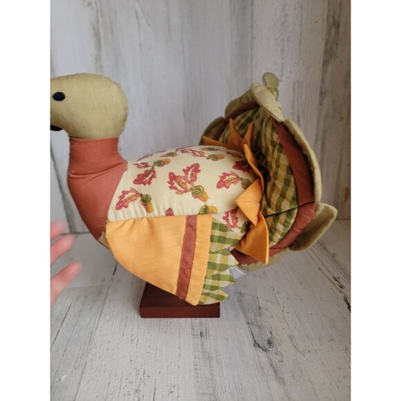 Hallmark plush stuffed Centerpiece Turkey Thanksgiving home decor fall - Picture 3 of 8